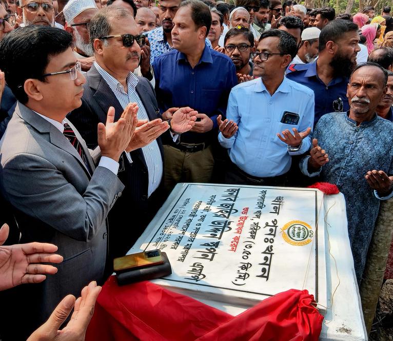 খাল পুনঃখননে সেচ সুবিধা বাড়বে, জলাবদ্ধতা কমবে- মন্ত্রী জহির উদ্দিন স্বপন