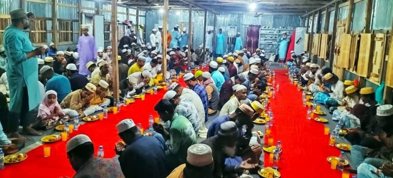 আমতলীতে দ্বীনিয়া মাদ্রাসায় ইফতার মাহফিল অনুষ্ঠিত