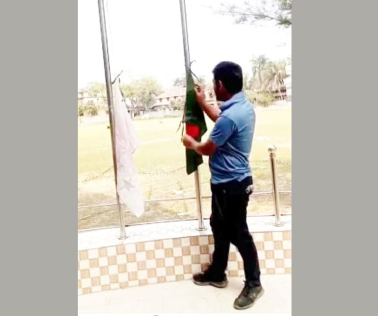 বরগুনায় ৭ মার্চে কলেজ ক্যাম্পাসে ছাত্রলীগের পতাকা উত্তোলন