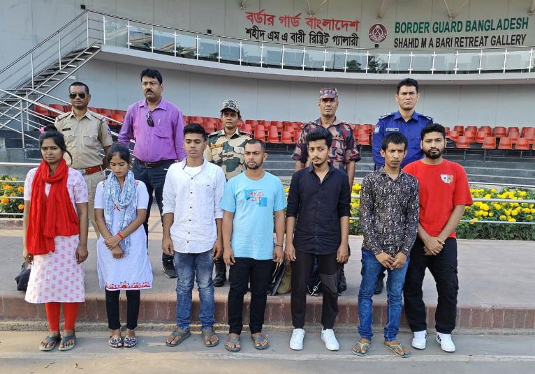 বেনাপোলে ৭ বাংলাদেশি নাগরিককে ফেরত দিল ভারত