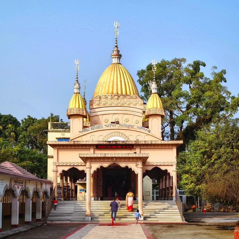 গৌরনদীতে ৪৫০ বছরের পুরনো মন্দিরে শনিবার কালীপূজা