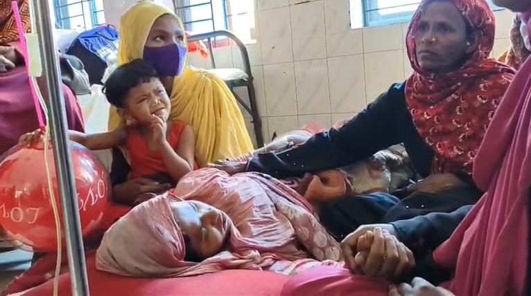 কলাপাড়ায় গৃহবধুকে খালের পানিতে চুবিয়ে হত্যাচেষ্টার অভিযোগ