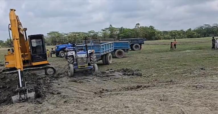 কলাপাড়ায় ফসলি জমির মাটি বিক্রি: এক লাখ টাকা জরিমানা