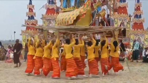 বর্ণাঢ্য আয়োজনে শেষ হলো রাখাইন সংঘরাজের অন্ত্যেষ্টিক্রিয়া অনুষ্ঠান