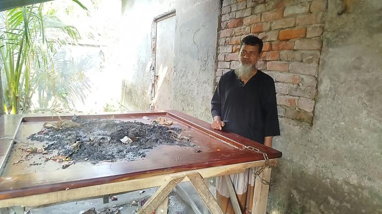 দোকানে অগ্নিসংযোগের চেষ্টা, অল্পের জন্য রক্ষা