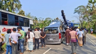 গৌরনদীতে বাস–মাইক্রোবাস সংঘর্ষে নিহত ২, আহত ৪