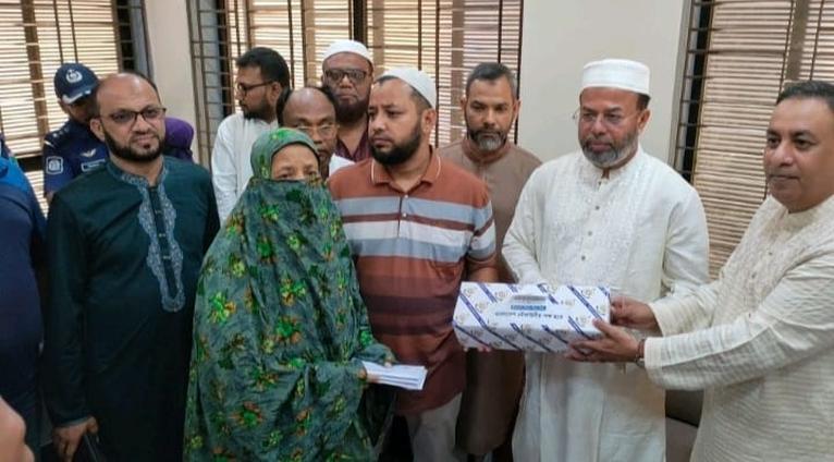 মোংলা-খুলনা মহাসড়ক দুর্ঘটনা: নিহত ১৪ জনের পরিবারে আর্থিক সহায়তা