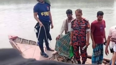 বাউফলে লঞ্চের ধাক্কায় তরমুজ বোঝাই ট্রলার ডুবি, নিহত ২