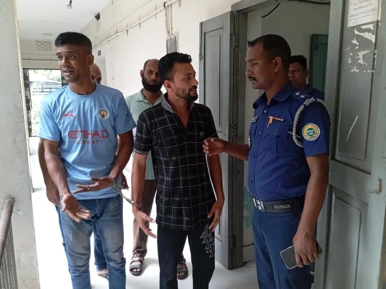 আগৈলঝাড়ায় ১০০ পিস ইয়াবাসহ দুই মাদক ব্যবসায়ী গ্রেফতার