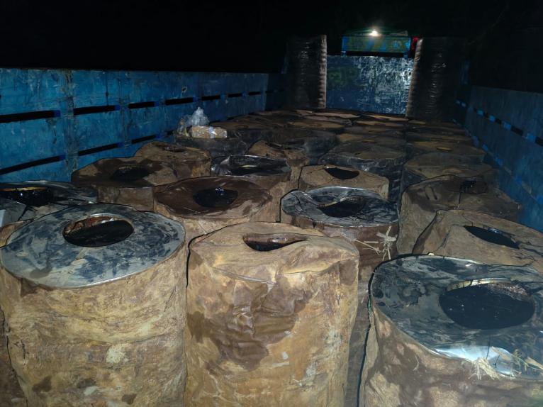 জিয়ানগরে ছাত্রদল নেতার হেফাজত থেকে ৫৮ ব্যারেল চোরাই বিটুমিন উদ্ধার