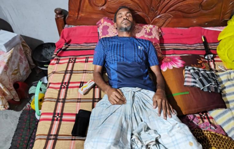 পিরোজপুরে কেয়ারটেকারকে মারধর ও বৈদ্যুতিক শক দেওয়ার দাবি