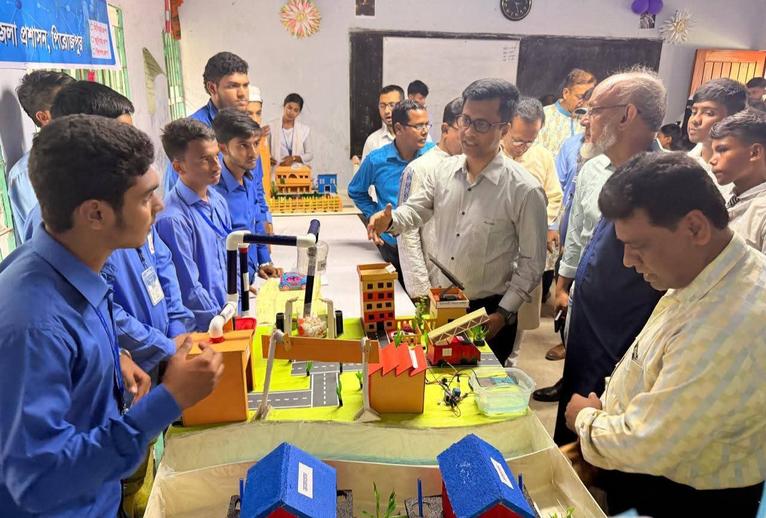 পিরোজপুরে জাতীয় বিজ্ঞান ও প্রযুক্তি মেলা ও অলিম্পিয়াডের উদ্বোধন