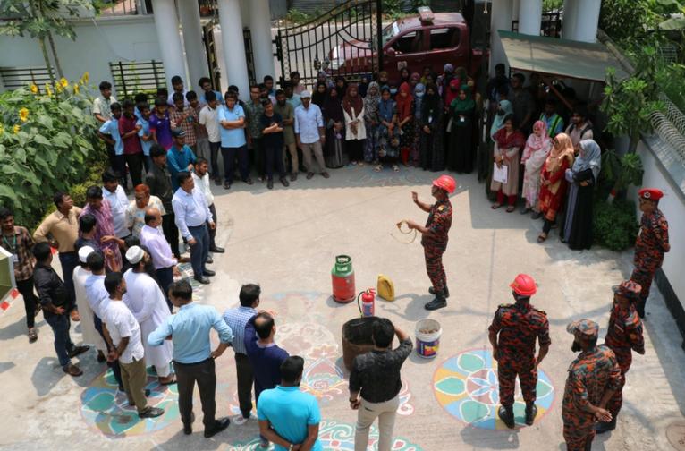 পিরোজপুরে বিজ্ঞান ও প্রযুক্তি বিশ্ববিদ্যালয়ে অগ্নিনির্বাপণ প্রশিক্ষণ ও মহড়া অনুষ্ঠিত