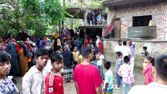 ভোলায় ছেলের সামনে প্রবাসীর স্ত্রীকে কুপিয়ে হত্যা, মৃত্যুর ভান করে বাঁচল শিশু