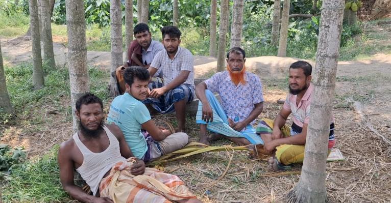 বাউফলে ৫৪ দিনেও চাল পায়নি চন্দ্রদ্বীপের জেলেরা