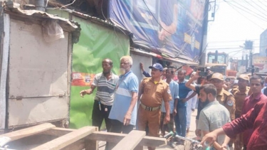 বরিশালে অবৈধ দখল উচ্ছেদ অভিযান দ্বিতীয় দিনের মতো শেষ