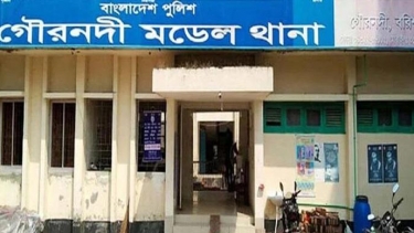 <small>পাল্টা হামলায় আহত ২ </small> গৌরনদীতে বিএনপি নেতার বিরুদ্ধে চাঁদাবাজির অভিযোগে বিক্ষোভ