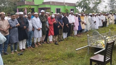 কলাপাড়ায় রাজনীতিবিদ মুরসালিন আহম্মেদের মায়ের দাফন সম্পন্ন