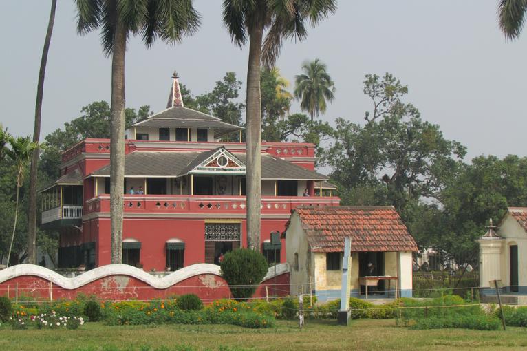 কুষ্টিয়ায় অবস্থিত বিশ্বকবি রবীন্দ্রনাথ ঠাকুর-এর স্মৃতিবিজড়িত ঐতিহাসিক কুঠিবাড়ি