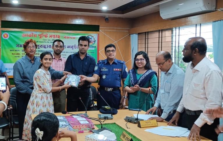 কাউখালীতে জাতীয় পুষ্টি সপ্তাহের সমাপনী, শিক্ষার্থীদের পুরস্কার প্রদান