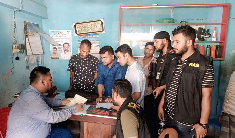 কাউখালীতে তিন ব্যবসায়ীকে জরিমানা, ৮৯০ লিটার ডিজেল জব্দ