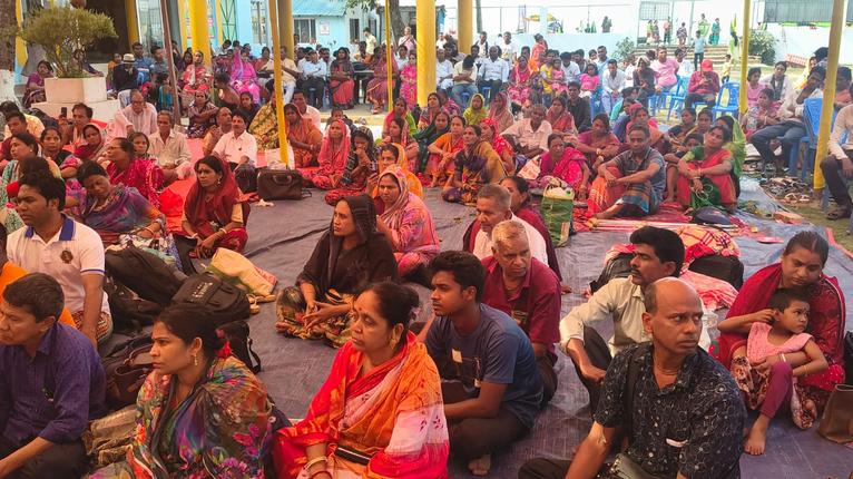 কুয়াকাটায় অক্ষয় তৃতীয়ায় সমুদ্রস্নানে হাজারো সনাতন ধর্মাবলম্বী