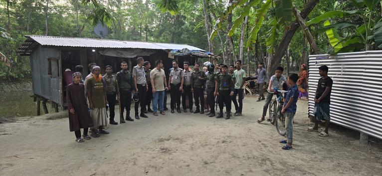 কলাপাড়ায় ভোররাতে বিশেষ অভিযানে মাদকসহ গ্রেফতার ৩