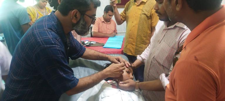 নাজিরপুরে ক্লাস চলাকালে পাখা ভেঙে পড়ে দুই শিক্ষার্থী আহত