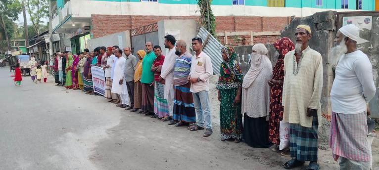 দশমিনায় আকবর-নজরুলের বিরুদ্ধে ভূমিদস্যুতার অভিযোগে মানববন্ধন