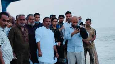 মেহেন্দিগঞ্জে ষ্টীমারঘাট টার্মিনাল পরিদর্শন করলেন নৌপরিবহন প্রতিমন্ত্রী