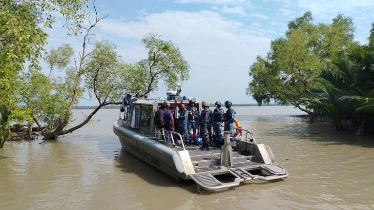 বাগেরহাটে সুন্দরবনে দস্যু দমনে দ্বিতীয় দফা যৌথ অভিযান শুরু