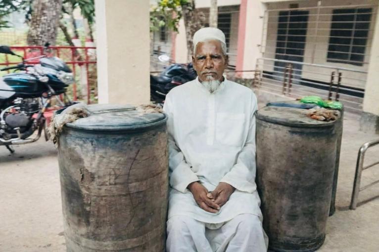 মেহেন্দিগঞ্জে অতিরিক্ত দামে জ্বালানি তেল বিক্রি করায় জরিমানা