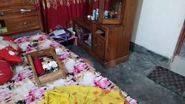 গৌরনদীতে বাসার তালা ভেঙে ১৫ লাখ টাকার স্বর্ণ ও নগদ টাকা চুরি, থানায় অভিযোগ