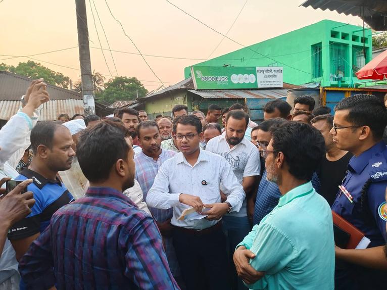 গৌরনদীতে অবৈধভাবে ডিজেল-পেট্রোল মজুদ: অতিরিক্ত দামে বিক্রি, জরিমানা ৫০ হাজার