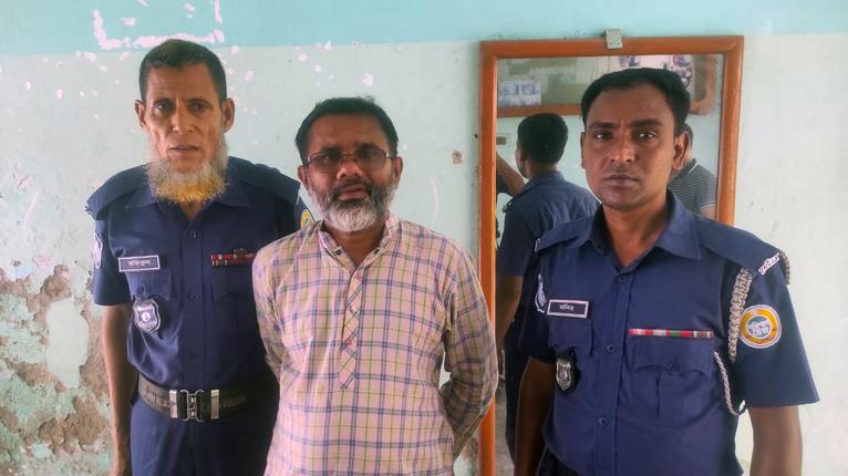 নেছারাবাদে আত্মহত্যার প্ররোচনা মামলায় ভারপ্রাপ্ত ইউপি চেয়ারম্যান গ্রেফতার