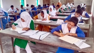 কলাপাড়ায় এসএসসি ও সমমানের প্রথম দিনে অনুপস্থিত ৭২ পরীক্ষার্থী