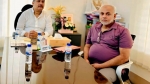 তথ্যমন্ত্রীর সঙ্গে বরিশাল জেলা বিএনপি নেতার সৌজন্য সাক্ষাৎ