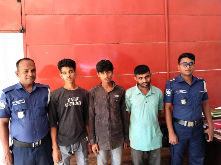 নেছারাবাদে ইয়াবাসহ তিন মাদক কারবারি গ্রেফতার