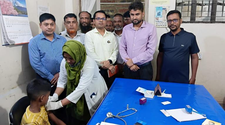 গৌরনদী স্বাস্থ্য কমপ্লেক্সে দালালবিরোধী অভিযান