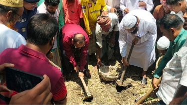আমতলীতে খাল খনন প্রকল্পের উদ্বোধন, কর্মসংস্থানের সুযোগ পাচ্ছেন ৩৯৭ জন