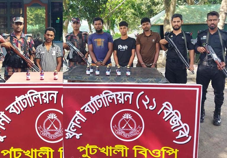 বেনাপোল সীমান্তে পৃথক অভিযানে ভারতীয় নিষিদ্ধ সিরাপসহ আটক ৪