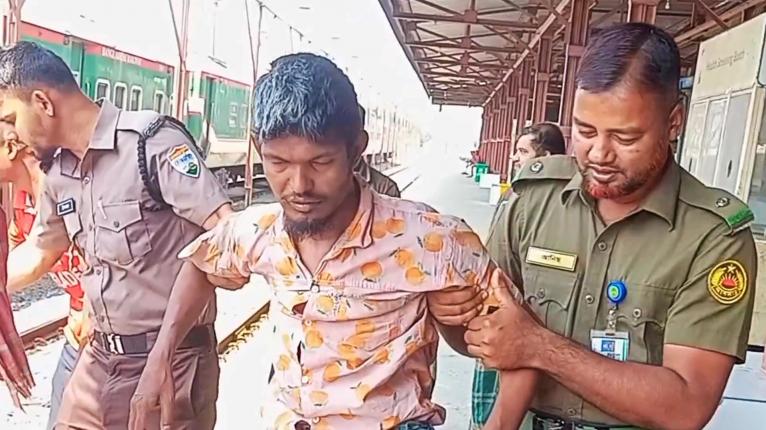 বেনাপোল এক্সপ্রেসে অজ্ঞান পার্টির খপ্পরে সর্বস্ব খুইয়েছে ৩ যাত্রী, হাসপাতালে ভর্তি