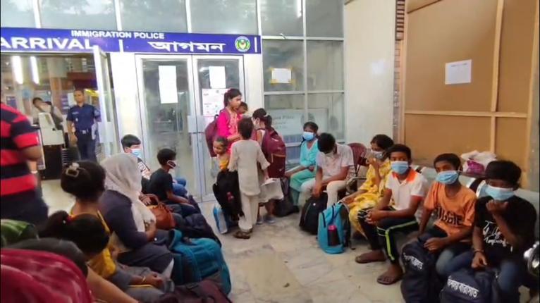 বেনাপোল চেকপোস্ট দিয়ে ভারতে পাচার হওয়া ২০ নারী-শিশু দেশে ফিরল