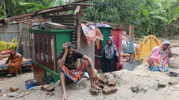 বাউফলে জমি বিরোধে প্রতিপক্ষের তাণ্ডব, ঘরের টিন খুলে নেয়ার অভিযোগ