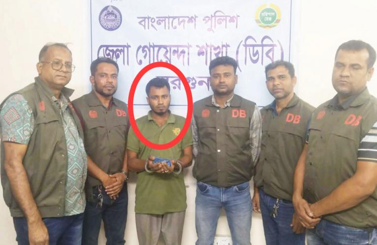 বরগুনায় ৪০ পিচ ইয়াবা ৩০ গ্রাম গাজাসহ যুবক গ্রেফতার