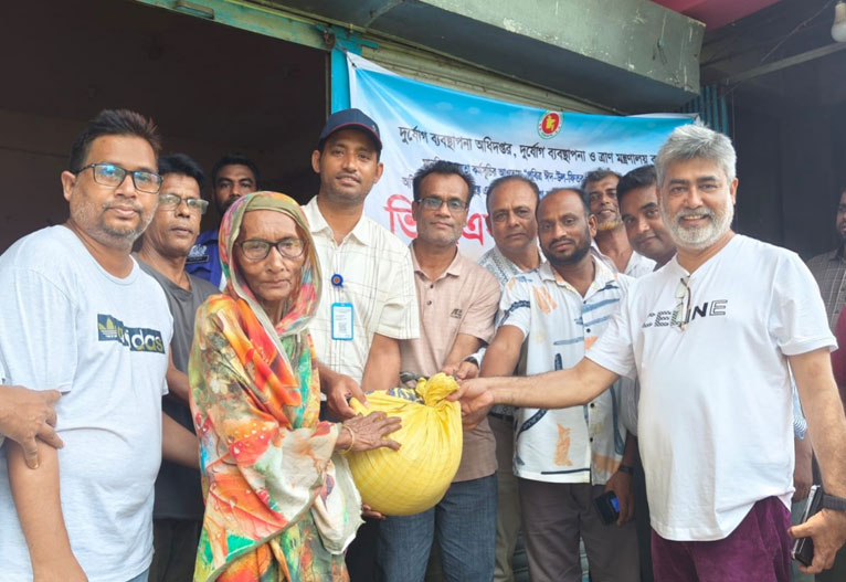 জিয়ানগরে ইউএনও’র উদ্যোগে ভিজিএফের প্যাকেটজাত চাল বিতরণ