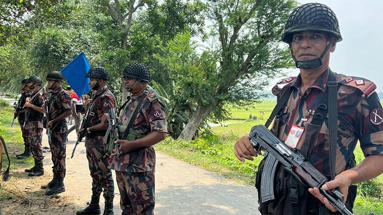 বেনাপোল সীমান্তে অনুপ্রবেশ ঠেকাতে কঠোর নজরদারি বিজিবির
