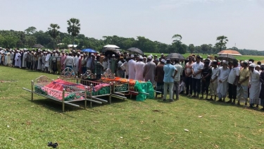 গাজীপুরে একই পরিবারের ৫ জনকে হত্যার ঘটনায় গোপালগঞ্জে জানাজা ও দাফন সম্পন্ন