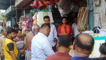 কাউখালীতে মেয়াদোত্তীর্ণ ও লাইসেন্সবিহীন গবাদিপশুর ওষুধ বিক্রিতে জরিমানা