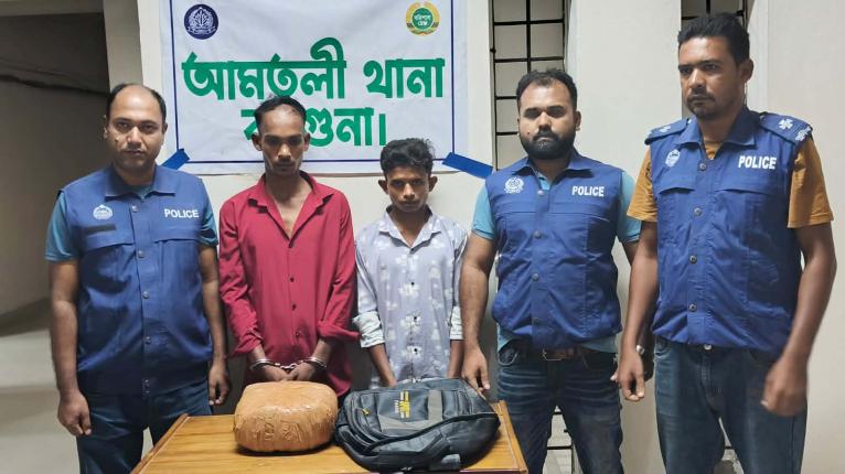আমতলীতে ২ কেজি গাঁজাসহ দুই যুবক আটক